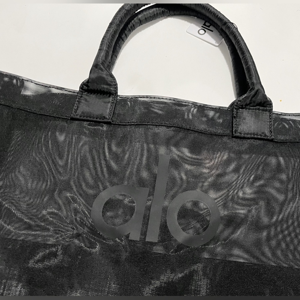 ALO Yoga Black Sheer Black Tote - Picture 6 of 9